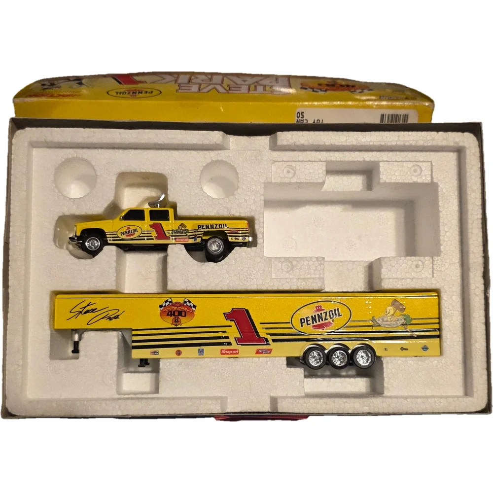 Steve Park #1 Pennzoil Looney Tunes 2001 Dually Trailer 1:64 Signed Action